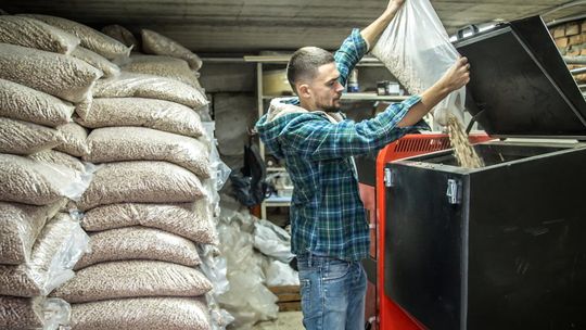 Ceny pelletu sierpień 2025: stabilizacja na rynku i dobry moment na zakup opału